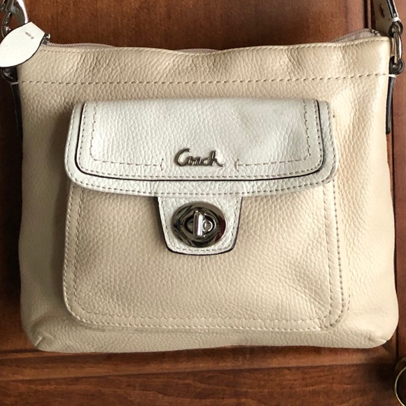 Coach Handbags - Coach Pebbled Cream Leather Crossbody